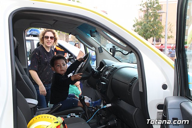 Servicios de emergencias visitan la Escuela Infantil 