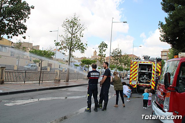 Servicios de emergencias visitan la Escuela Infantil 
