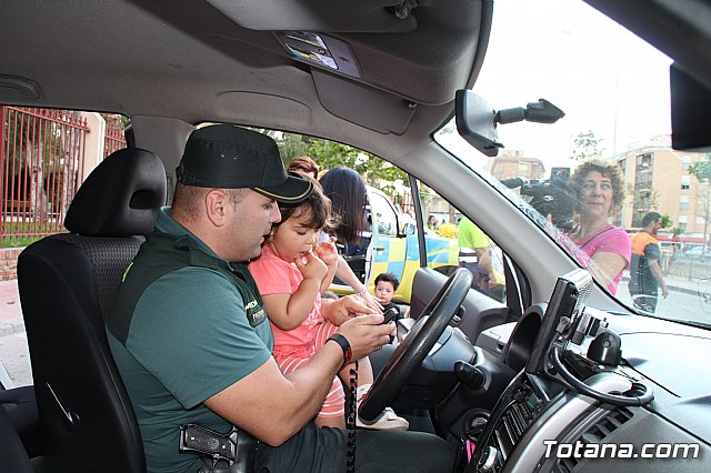 Servicios de emergencias visitan la Escuela Infantil 