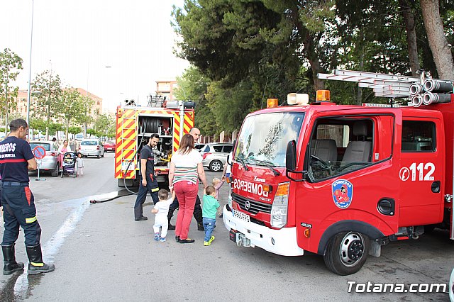 Servicios de emergencias visitan la Escuela Infantil 