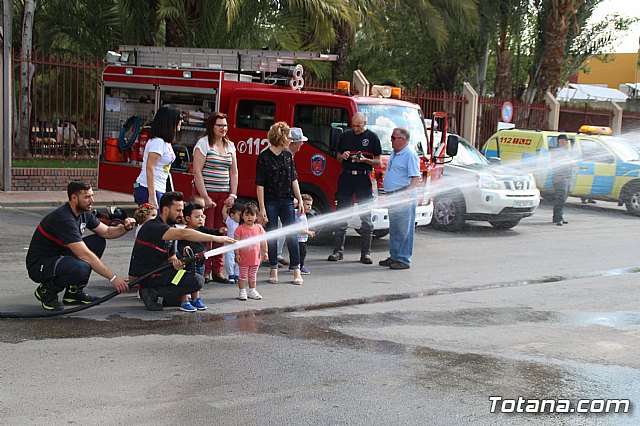 Servicios de emergencias visitan la Escuela Infantil 
