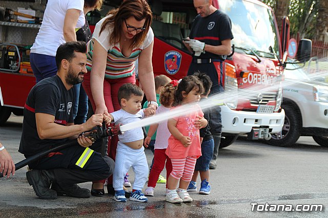 Servicios de emergencias visitan la Escuela Infantil 