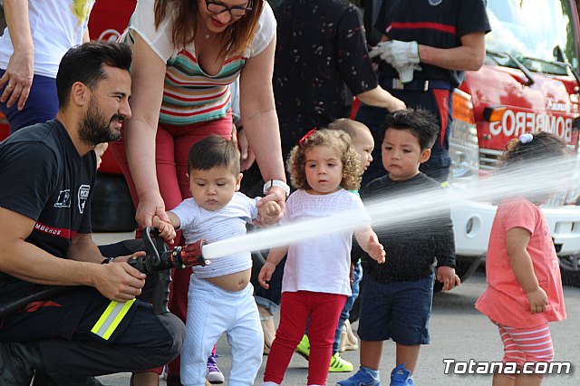 Servicios de emergencias visitan la Escuela Infantil 