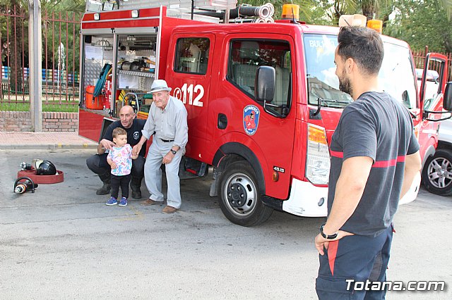 Servicios de emergencias visitan la Escuela Infantil 
