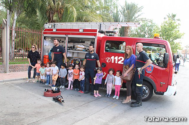 Servicios de emergencias visitan la Escuela Infantil 
