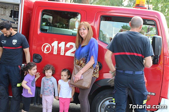 Servicios de emergencias visitan la Escuela Infantil 