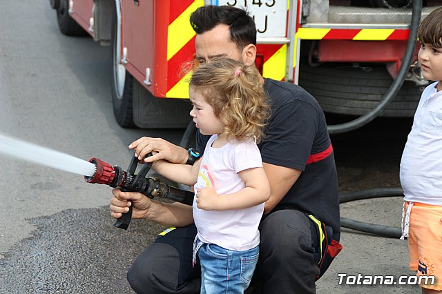 Servicios de emergencias visitan la Escuela Infantil 