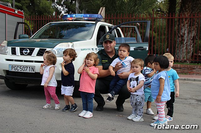 Servicios de emergencias visitan la Escuela Infantil 