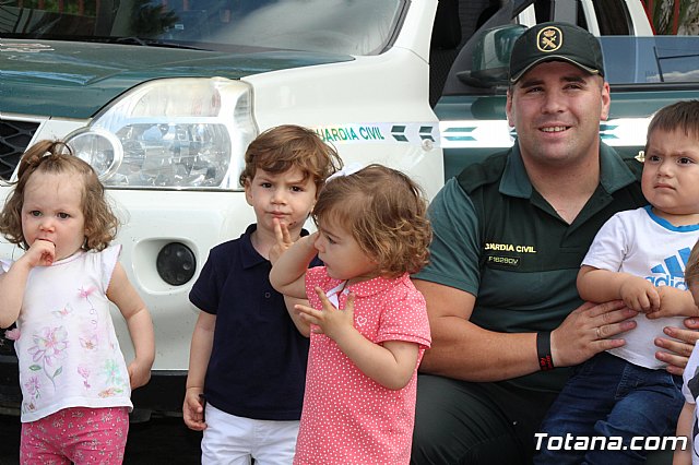 Servicios de emergencias visitan la Escuela Infantil 