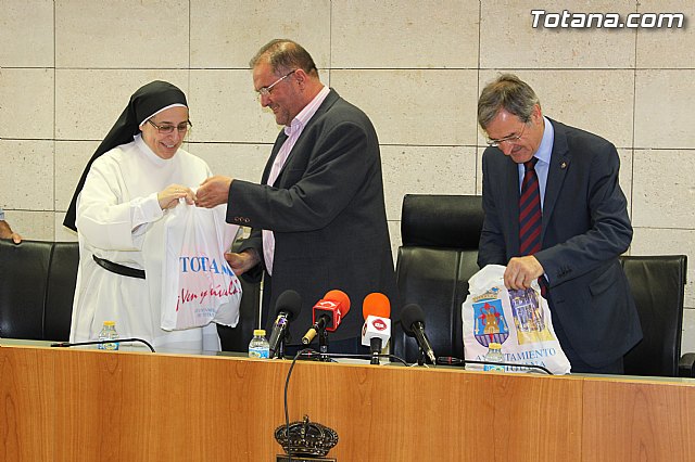 Recepcin institucional a Sor Luca Caram - 10