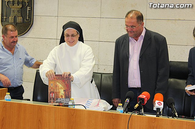 Recepcin institucional a Sor Luca Caram - 11