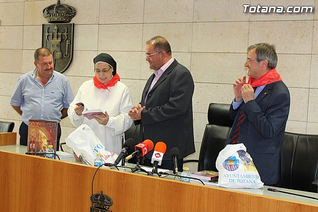 Recepcin institucional a Sor Luca Caram - 16