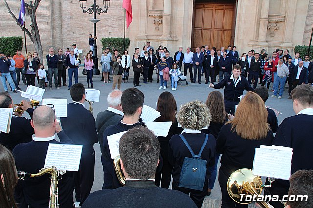 Bendicin de las tabletas y estreno de la marcha 