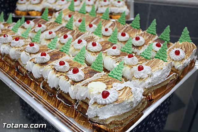 II tarta solidaria. Hdad. de la Oracin en el Huerto - 3