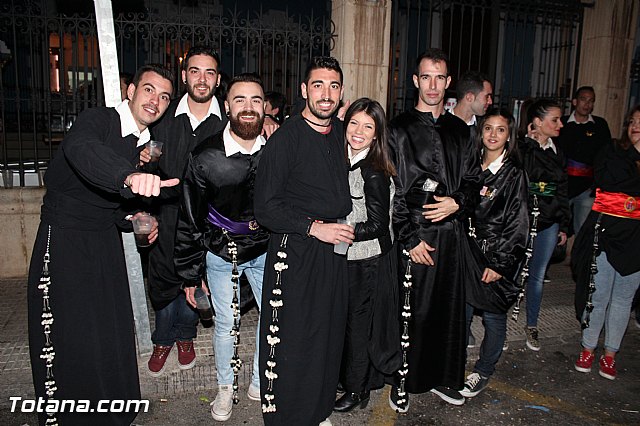 Traslado de los tronos a sus sedes. Viernes Santo 2015 - 44