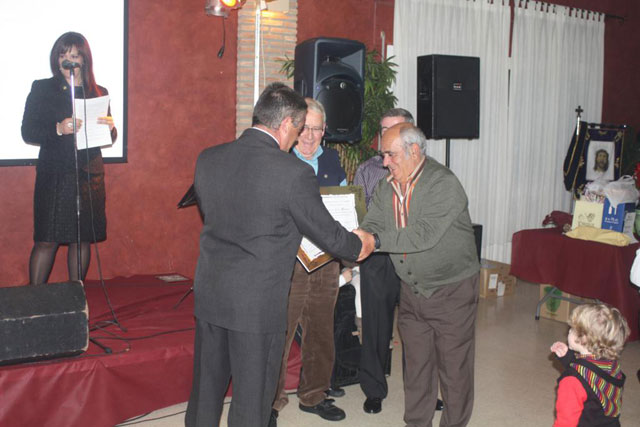 La Cofrada de la Vernica rindi Homenaje a los Hermanos ms veteranos - 124