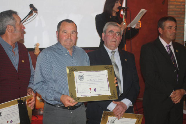 La Cofrada de la Vernica rindi Homenaje a los Hermanos ms veteranos - 132