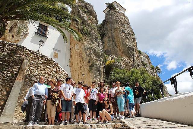 LA HERMANDAD DE JESS EN EL CALVARIO Y SANTA CENA CELEBRA UN VIAJE DE CONVIVENCIA A GUADALEST Y LAS FUENTES DEL ALGAR - 16