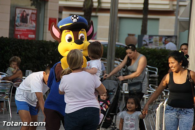 DGenes conmemora con una gran X humana el Da Europeo del Sndrome X Frgil - 3