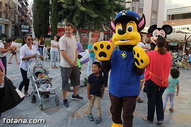 DGenes conmemora con una gran X humana el Da Europeo del Sndrome X Frgil - 10