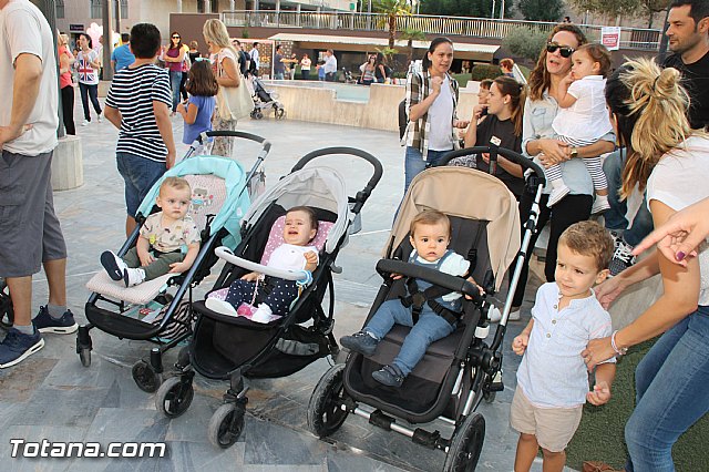 DGenes conmemora con una gran X humana el Da Europeo del Sndrome X Frgil - 12