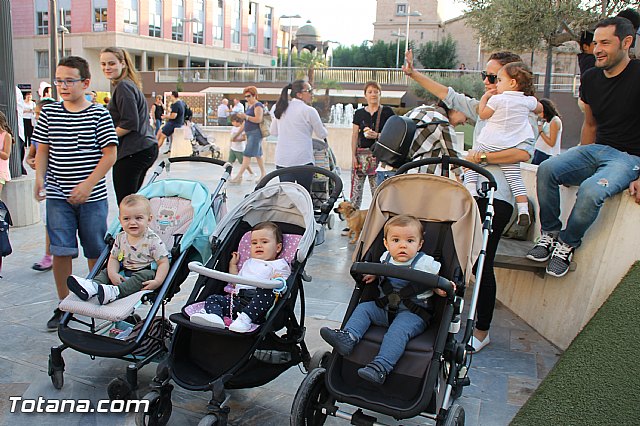 DGenes conmemora con una gran X humana el Da Europeo del Sndrome X Frgil - 13