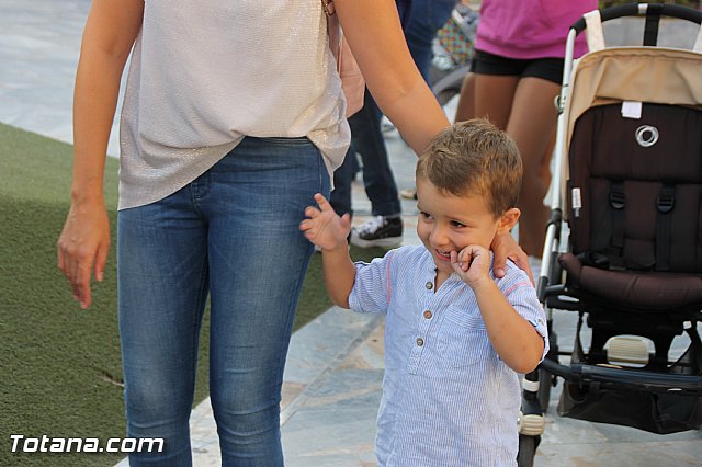 DGenes conmemora con una gran X humana el Da Europeo del Sndrome X Frgil - 17