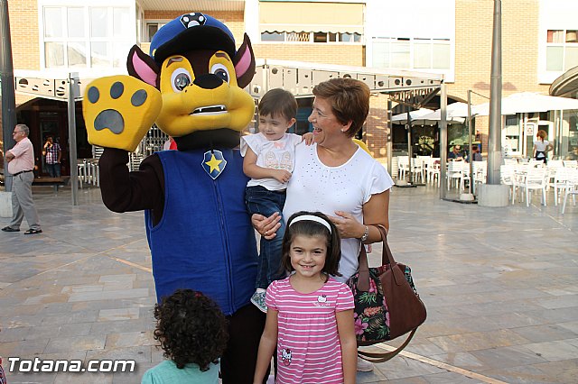 DGenes conmemora con una gran X humana el Da Europeo del Sndrome X Frgil - 22