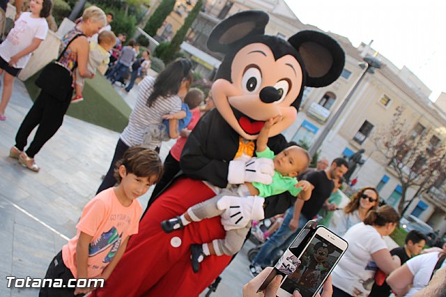 DGenes conmemora con una gran X humana el Da Europeo del Sndrome X Frgil - 25