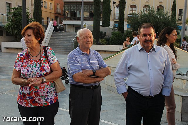 DGenes conmemora con una gran X humana el Da Europeo del Sndrome X Frgil - 30