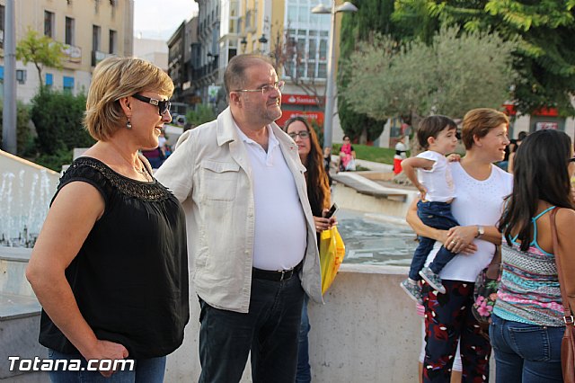 DGenes conmemora con una gran X humana el Da Europeo del Sndrome X Frgil - 31