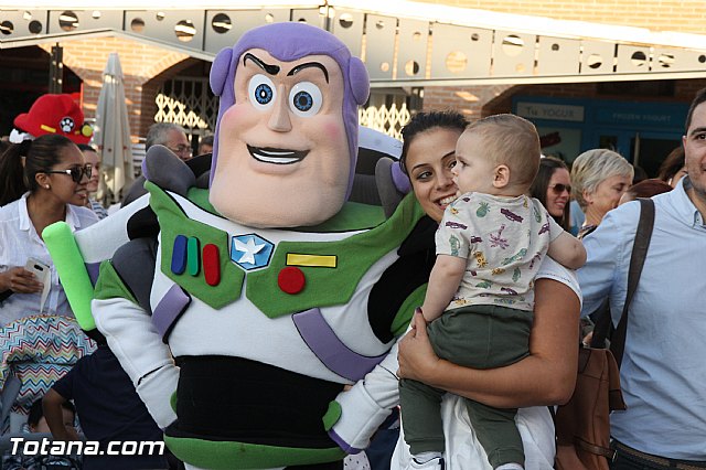 DGenes conmemora con una gran X humana el Da Europeo del Sndrome X Frgil - 32