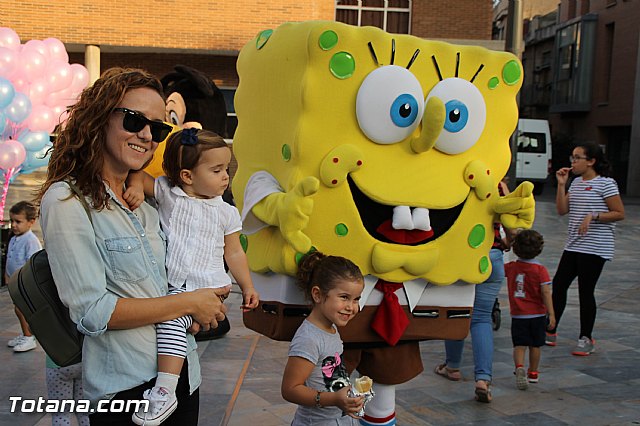 DGenes conmemora con una gran X humana el Da Europeo del Sndrome X Frgil - 36