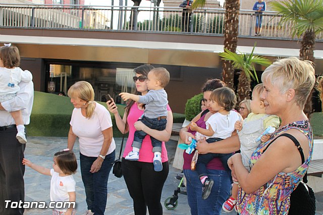 DGenes conmemora con una gran X humana el Da Europeo del Sndrome X Frgil - 38