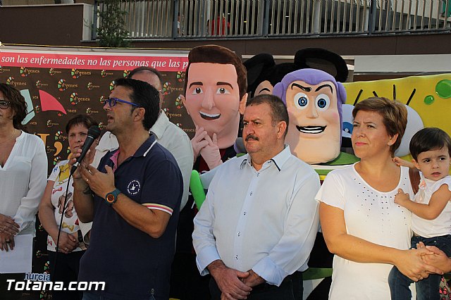 DGenes conmemora con una gran X humana el Da Europeo del Sndrome X Frgil - 41