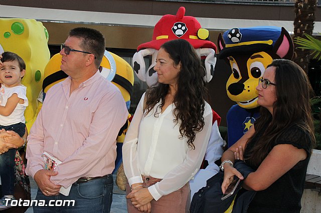 DGenes conmemora con una gran X humana el Da Europeo del Sndrome X Frgil - 42