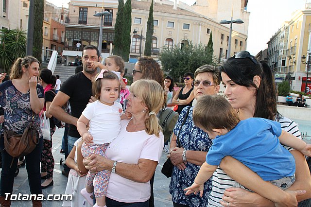 DGenes conmemora con una gran X humana el Da Europeo del Sndrome X Frgil - 44