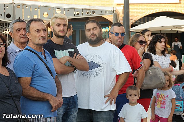 DGenes conmemora con una gran X humana el Da Europeo del Sndrome X Frgil - 46