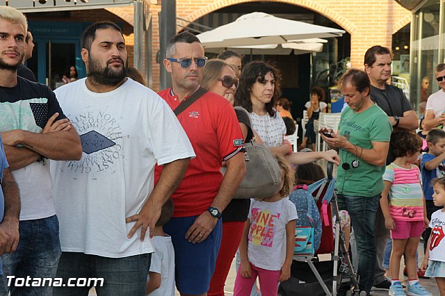 DGenes conmemora con una gran X humana el Da Europeo del Sndrome X Frgil - 47