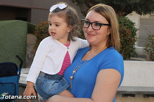 DGenes conmemora con una gran X humana el Da Europeo del Sndrome X Frgil - 50