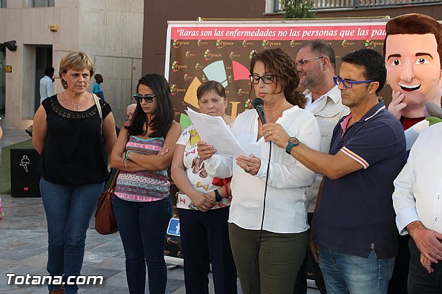 DGenes conmemora con una gran X humana el Da Europeo del Sndrome X Frgil - 56