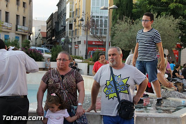 DGenes conmemora con una gran X humana el Da Europeo del Sndrome X Frgil - 59