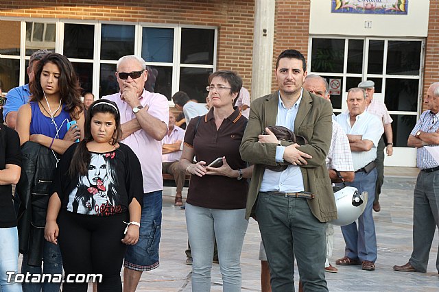 DGenes conmemora con una gran X humana el Da Europeo del Sndrome X Frgil - 64