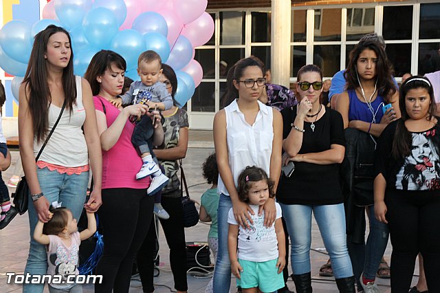 DGenes conmemora con una gran X humana el Da Europeo del Sndrome X Frgil - 65