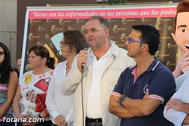 DGenes conmemora con una gran X humana el Da Europeo del Sndrome X Frgil - 72