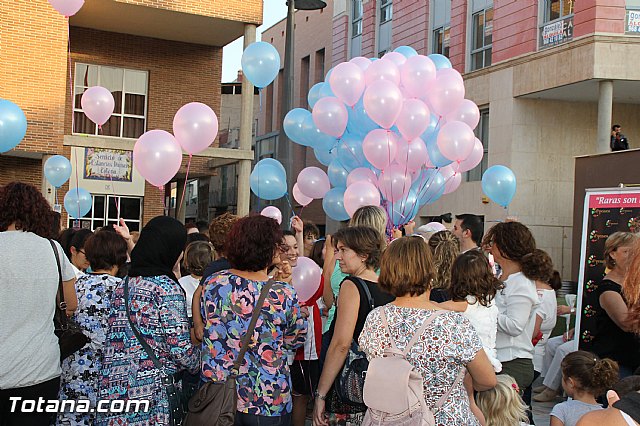 DGenes conmemora con una gran X humana el Da Europeo del Sndrome X Frgil - 76