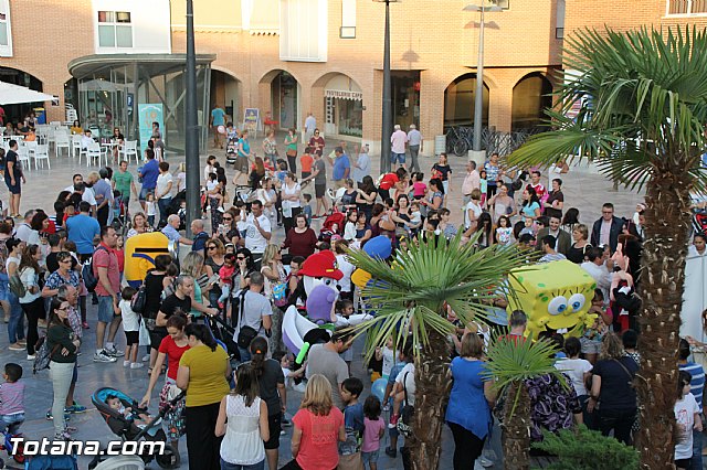 DGenes conmemora con una gran X humana el Da Europeo del Sndrome X Frgil - 81