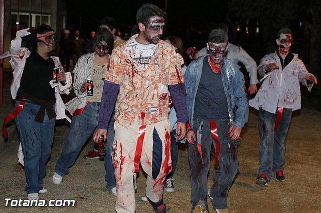 Los zombies invadieron las calles de Totana - Noche Zombie - 23