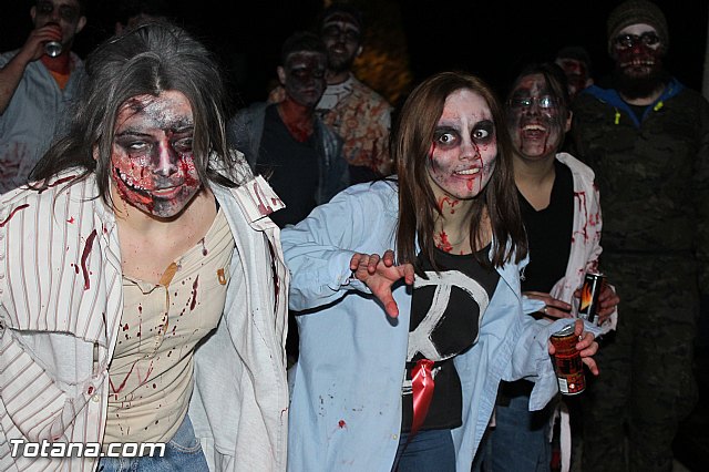 Los zombies invadieron las calles de Totana - Noche Zombie - 35