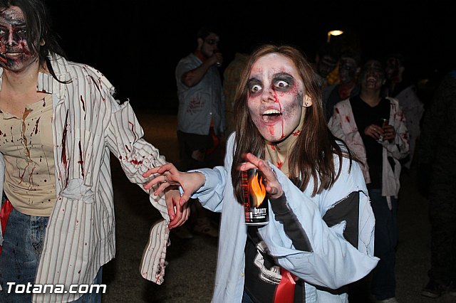 Los zombies invadieron las calles de Totana - Noche Zombie - 36